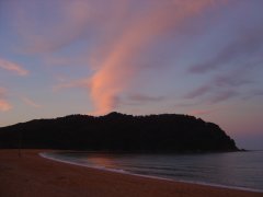 Sonnenuntergang am Strand von Totaranui