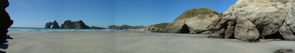 View to the east end of Wahariki beach